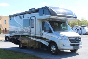 Used 2021 Dynamax isata 3 24FW Photo