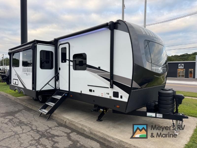 New 2024 Forest River RV Rockwood Signature 8338DB Travel Trailer