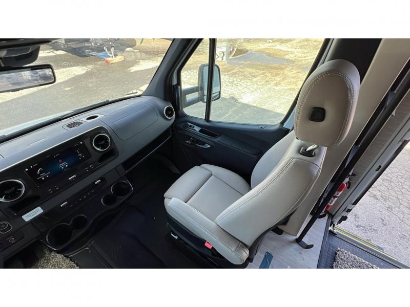 2024 View/24J/2024 image-16