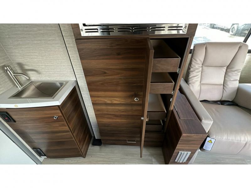 2024 View/24J/2024 image-28