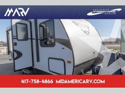 Used 2016 Winnebago Industries Towables Micro Minnie 2106DS Photo