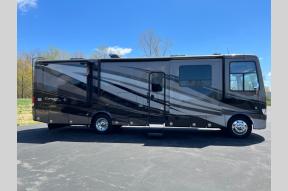 Used 2018 Newmar Canyon Star 3513 Photo