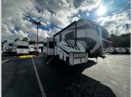 Used 2022 Alliance RV Valor 41V15 image