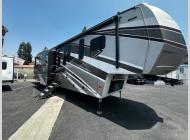 Used 2018 Dutchmen RV Voltage Epic 3970 image
