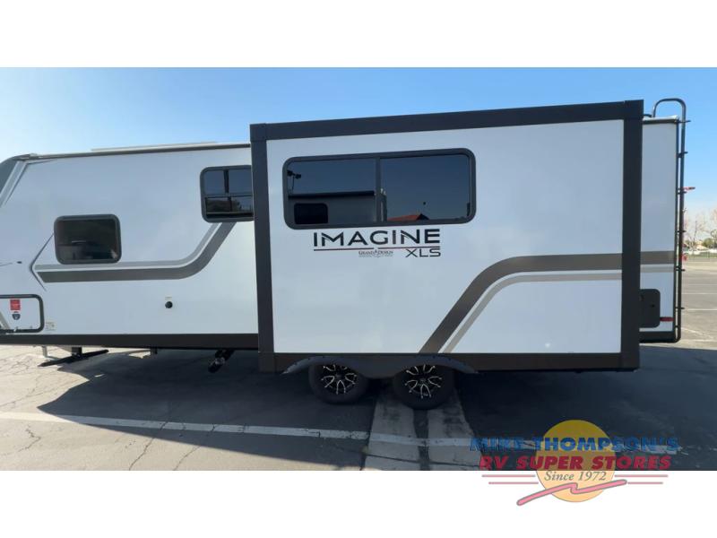 RV listing image