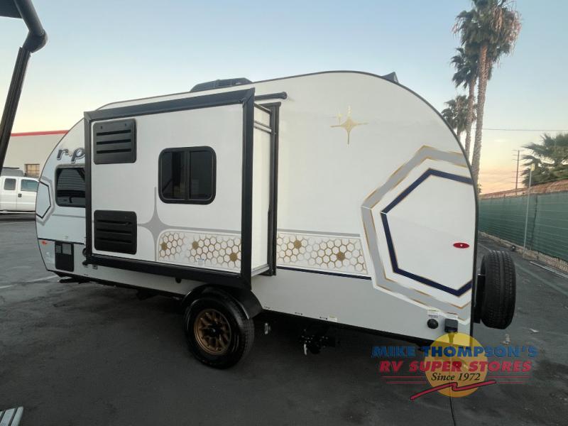 RV listing image