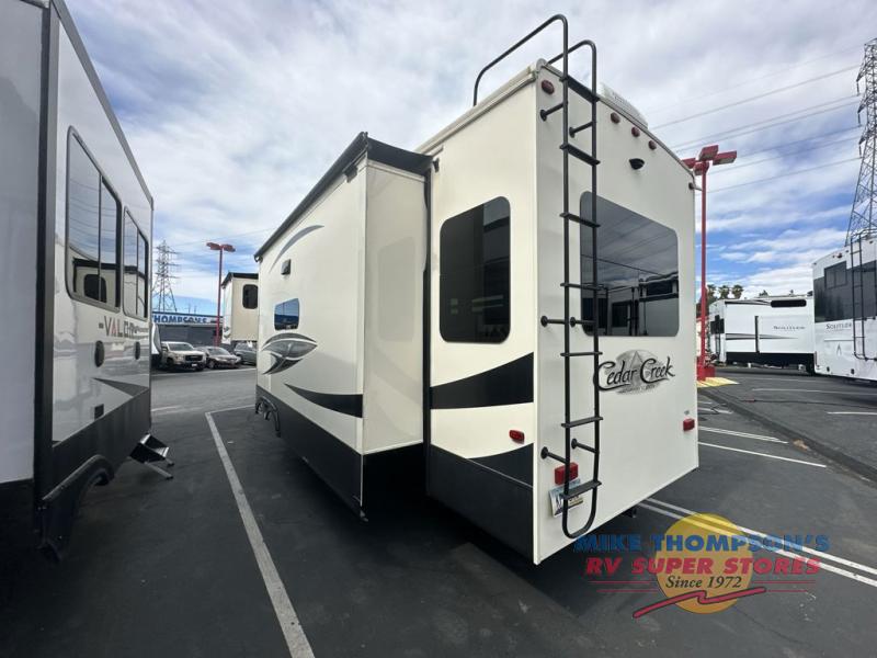 RV listing image