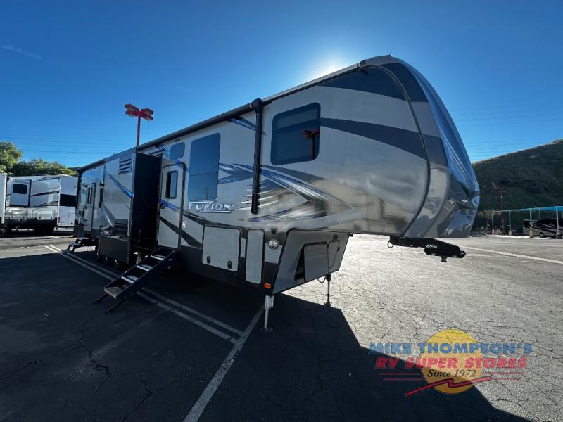 RV listing image