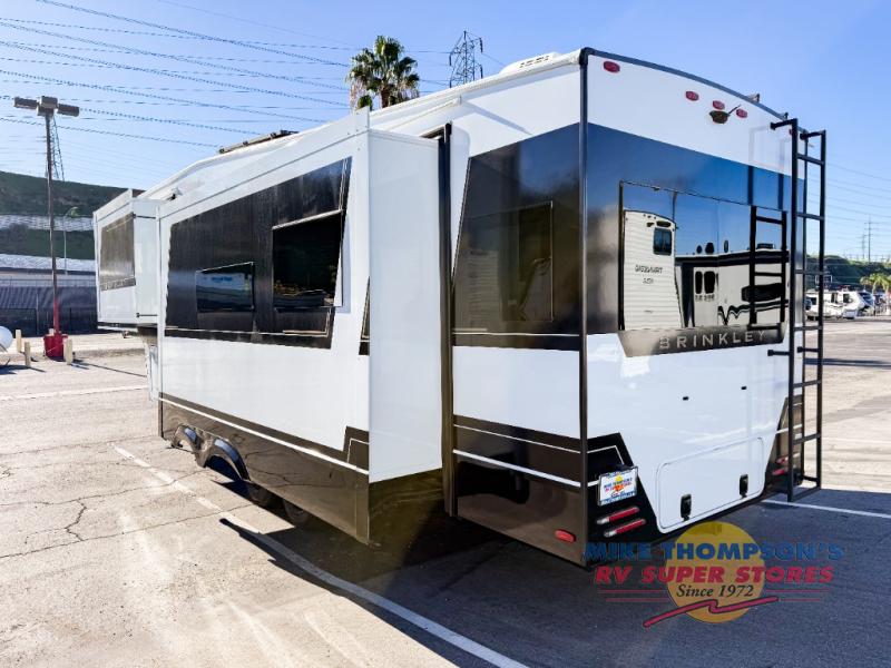 RV listing image