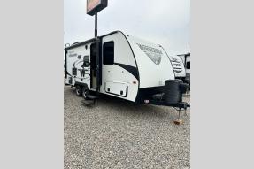 Used 2018 Winnebago Industries Towables Micro Minnie 2106DS Photo