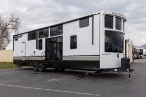 New 2025 CrossRoads RV Hampton 390PVL Photo