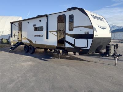 Exterior front angle of 2025 KZ Connect SE C301BHKSE travel trailer