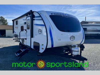 Front passenger angle of 2025 Salem 178BHSK travel trailer for sale