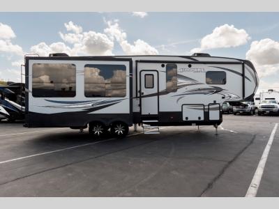 Exterior Door Side Profile View of the Keystone RV Avalanche 300RE