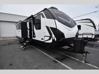Front passenger angle of 2024 Keystone Outback Ultra-Lite 292URL travel trailer for sale