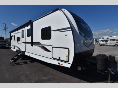 Front-left angle of 2024 MPG 2920RK with tinted panoramic window