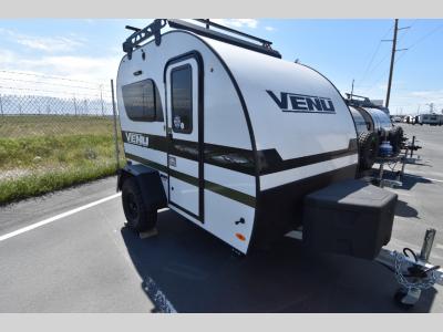 Angled front view of 2024 Encore VENÚ 10VENÚ off-road trailer with box
