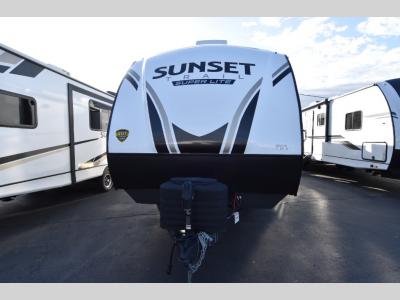 Front view with LED-lit cap and triple propane tank mount