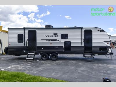 Side profile showing tandem axles on Viking 6K Series trailer