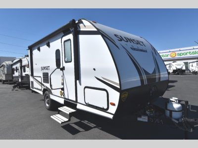 Front angle of the 2023 CrossRoads Sunset Trail SS188BH travel trailer for sale at Motor Sportsland