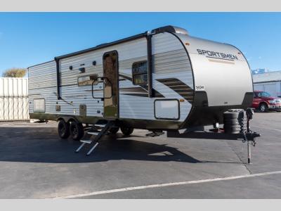 Angled front-side view of 2025 KZ Sportsmen SE 301BHKSE travel trailer