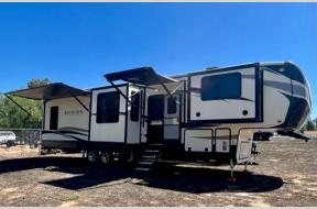 Used 2018 Heartland Bighorn Traveler 39FL Photo