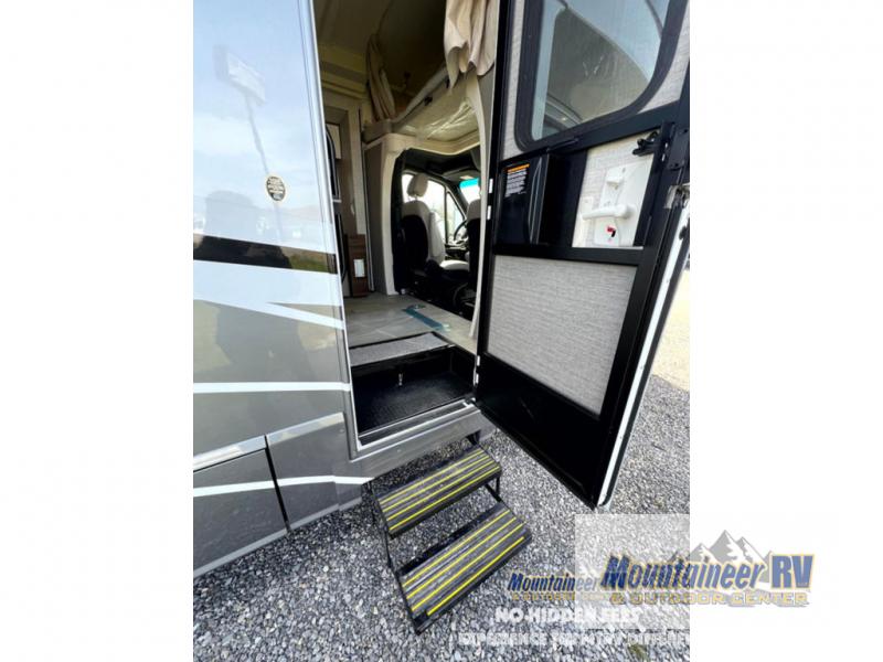 2024 View/24D/2024 image-9