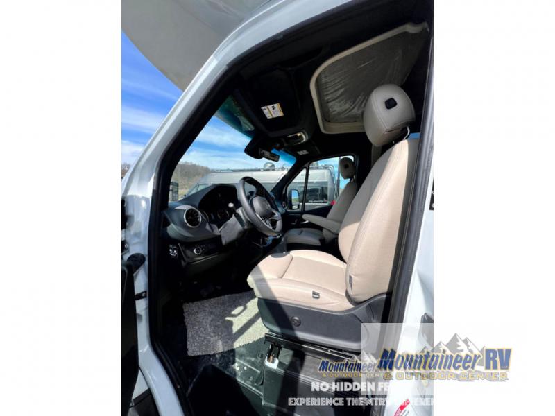 2024 View/24D/2024 image-11