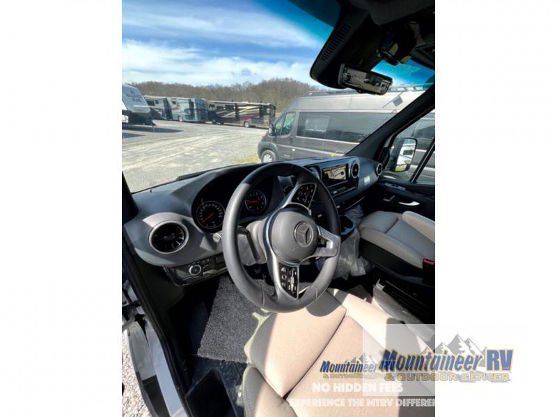 2024 View/24D/2024 image-12