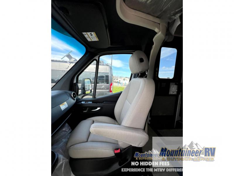 2024 View/24D/2024 image-16