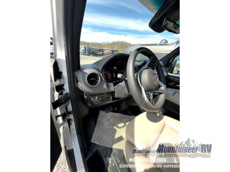 2024 View/24D/2024 image-19