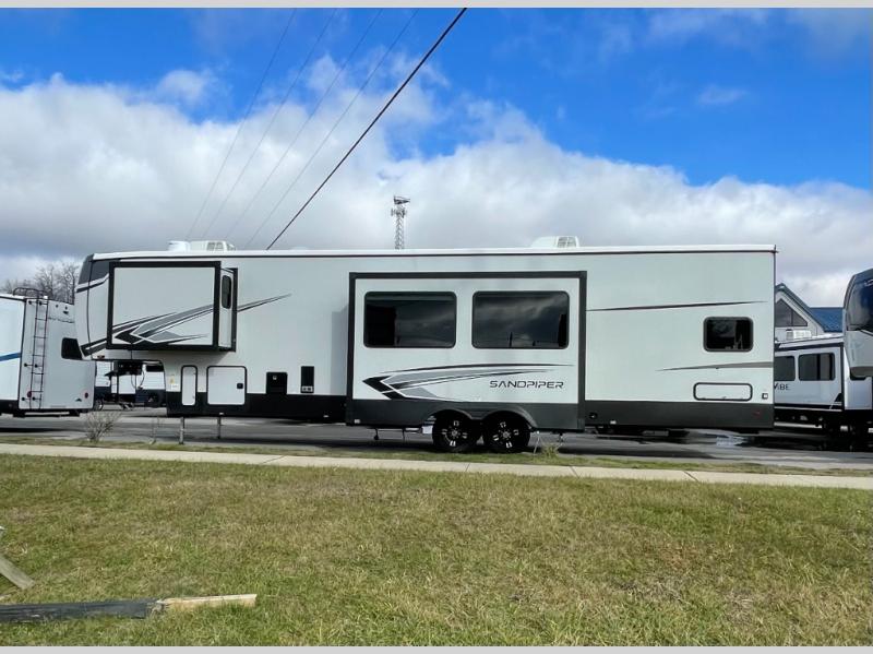 New 2024 Forest River RV Sandpiper 3550BH Fifth Wheel at Patriot RV LLC