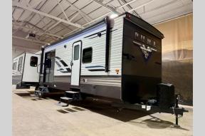 Used 2021 Palomino Puma Destination 38RLB Photo