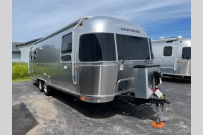 New 2024 Airstream RV Flying Cloud 27FB Photo