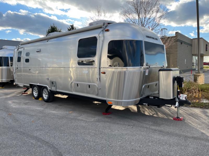 New 2024 Airstream RV Flying Cloud 27FB Twin Travel Trailer at Nature