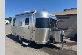Used 2017 Airstream Flying Cloud 19 Photo