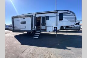 New 2025 Cruiser Essence 28RL Photo