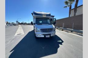 Used 2019 Dynamax isata 3 24FW Photo