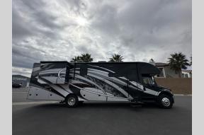 Used 2022 Jayco Seneca 37K Photo