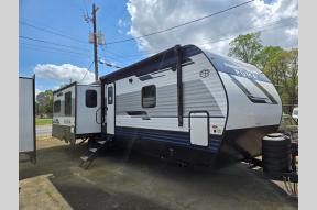 New 2025 Palomino Puma 31RLQS Photo