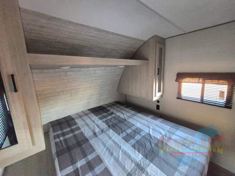 New 2024 Coachmen RV Catalina Summit Series 8 231MKS Travel Trailer at Oak Lake RV Moose Lake