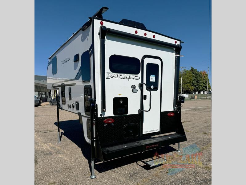 New 2025 Palomino Backpack Edition HS-3201 MAX Truck Camper at Oak