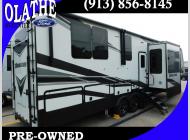 Used 2021 Grand Design Momentum 376THS image