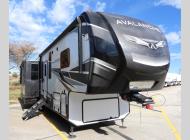 Used 2021 Keystone RV Avalanche 338GK image