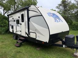 Used 2017 Forest River RV Vibe Extreme Lite 21FBS Photo