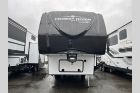 New 2025 EAST TO WEST Blackthorn Half-Ton 22RK Photo