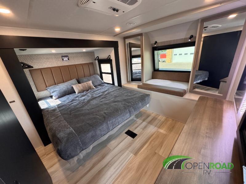 New 2026 Forest River RV Wildwood Heritage Glen 323RLI Travel