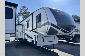 New 2024 Dutchmen RV Astoria 3603LFP Photo