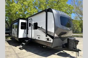 Used 2023 Forest River RV Rockwood Signature 8336BH Photo