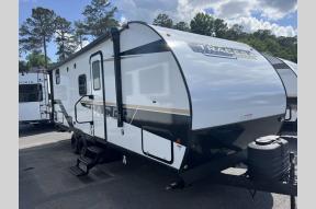 New 2024 Prime Time RV Tracer 240BHSLE Photo